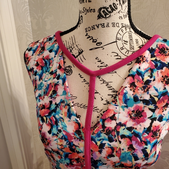 Nicole Miller Dress - Runs Large - NWT - Picture 2 of 9